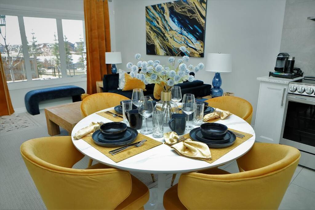 Apartment Private Guest In South Calgary