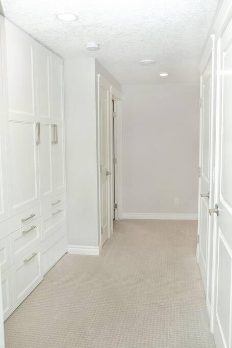 Private Guest In South Apartment