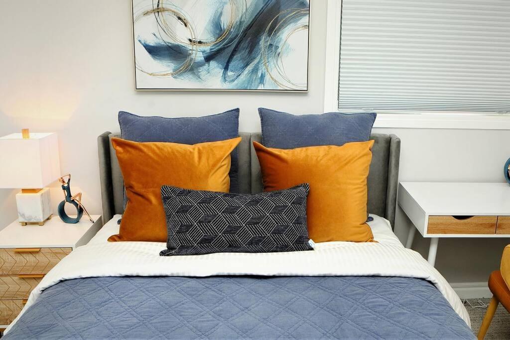 Private Guest In South Apartment Calgary